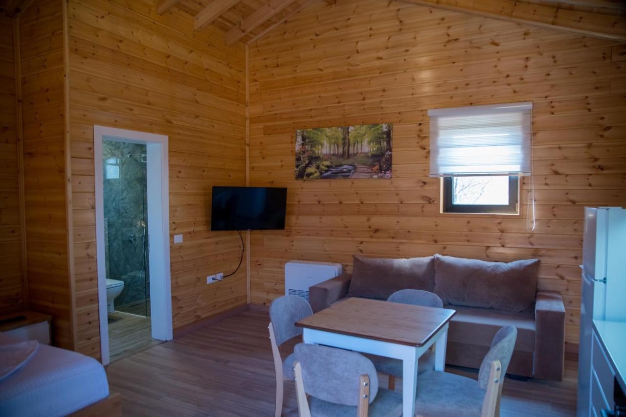Bujtina Siar Hotel Pogradec Ngoại thất bức ảnh