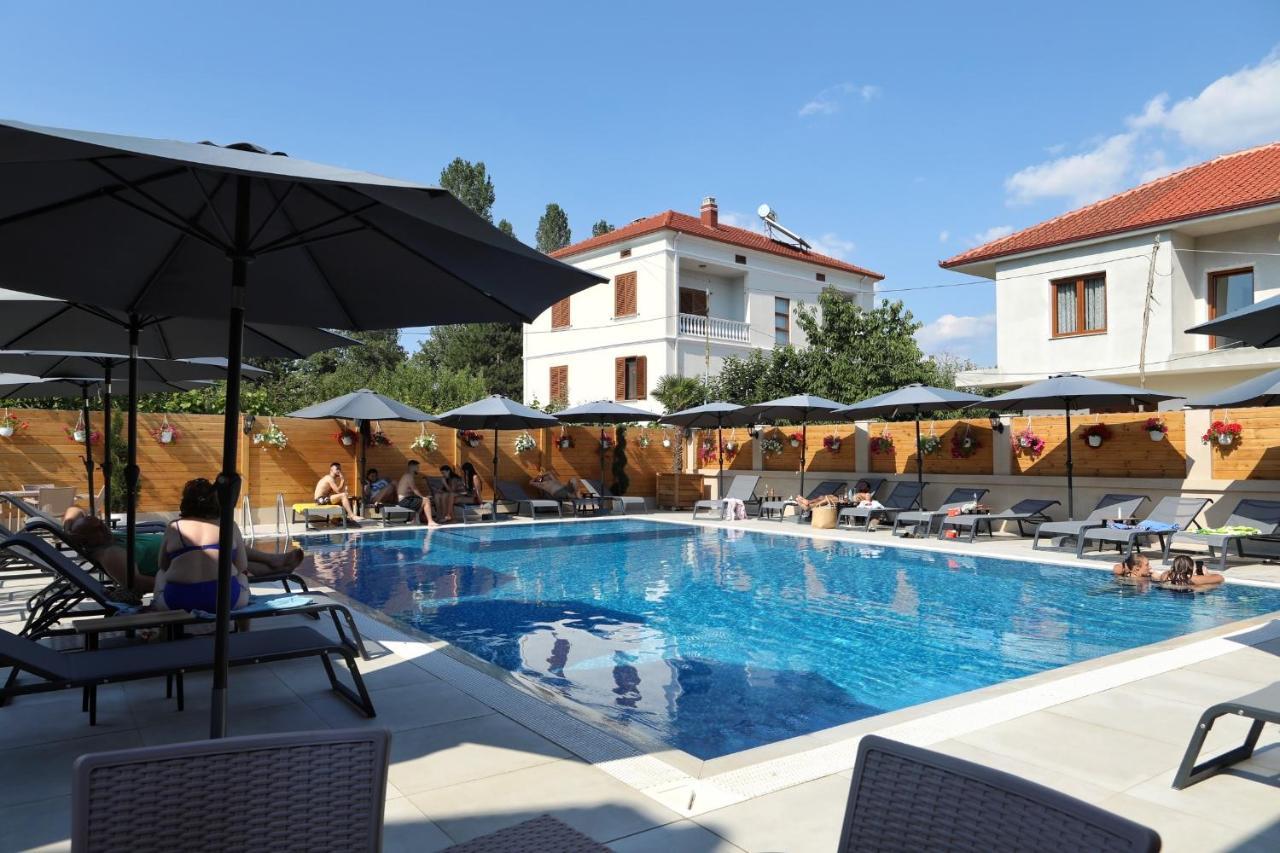 Bujtina Siar Hotel Pogradec Ngoại thất bức ảnh