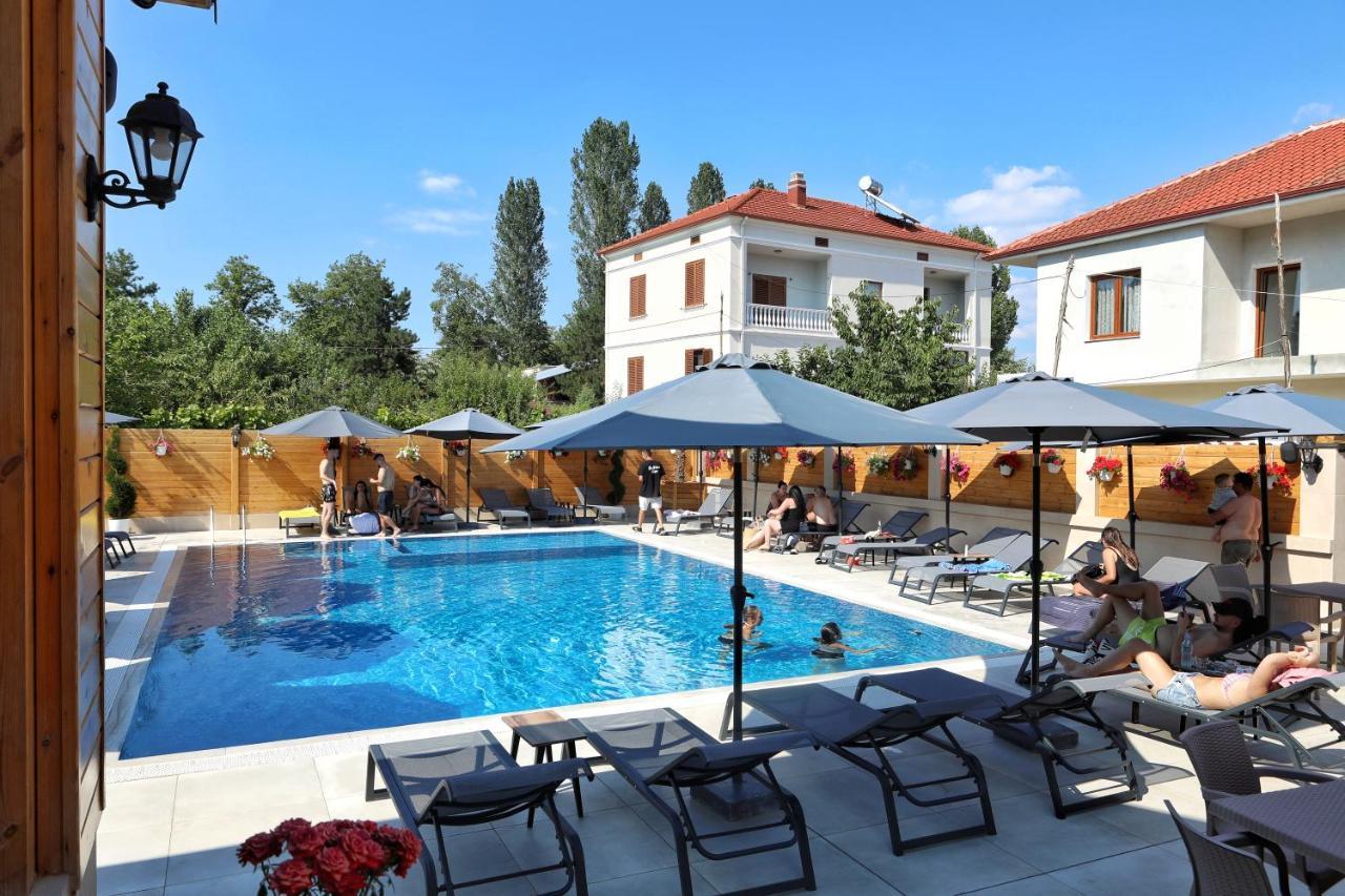 Bujtina Siar Hotel Pogradec Ngoại thất bức ảnh