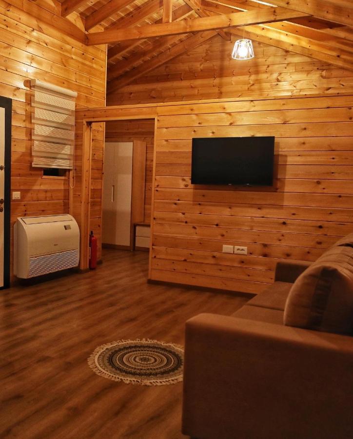 Bujtina Siar Hotel Pogradec Ngoại thất bức ảnh
