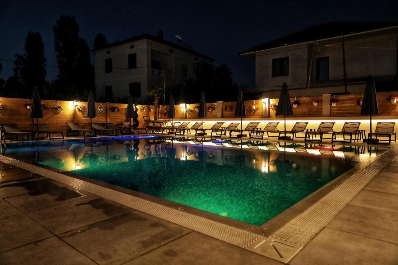 Bujtina Siar Hotel Pogradec Ngoại thất bức ảnh